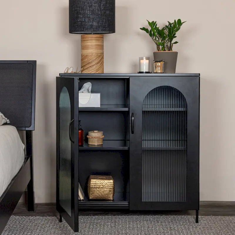 Meuble bas en métal avec 2 portes vitrées cintrées