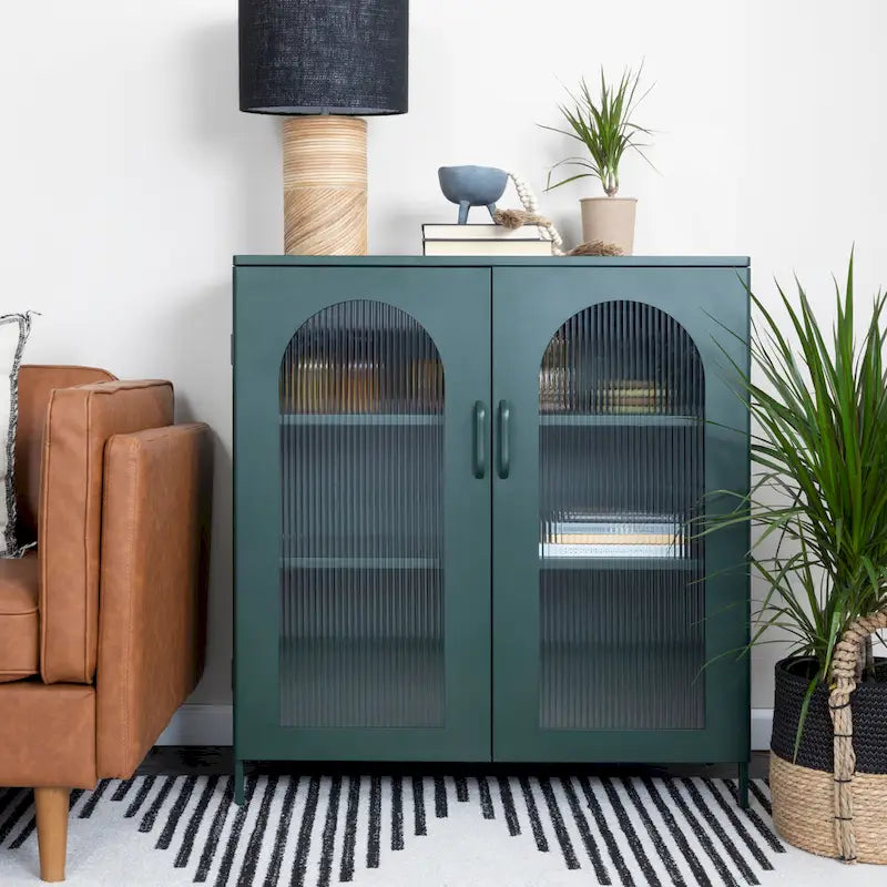 Meuble bas en métal avec 2 portes vitrées cintrées